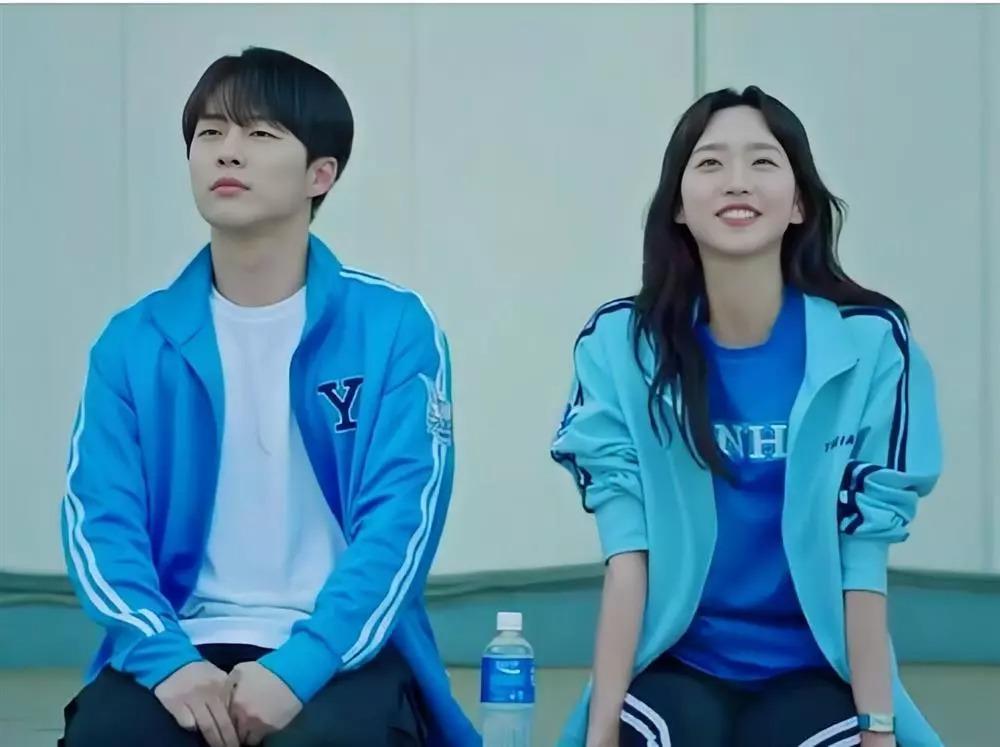 4 bộ phim Hàn gây nhức não vì nữ chính không biết yêu ai-4