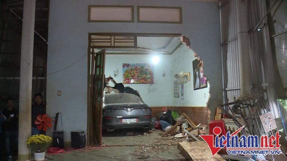 Tình tiết mới vụ ô tô lao vào nhà dân tông chết người đàn ông-1