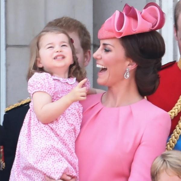 Màu sắc may mắn 2023: 12 con giáp nên mặc đồ màu gì?-2