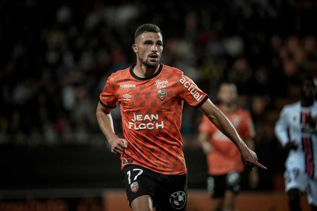 Pau FC chiêu mộ hàng hiệu từ Ligue 1, Quang Hải càng ít cơ hội-1