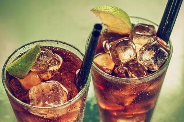 Bé 10 tuổi sốc phản vệ nguy kịch sau khi uống nước ngọt-1