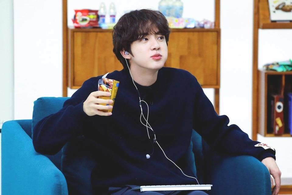 Đằng sau hình ảnh cuộc sống thật của BlackPink, BTS-1