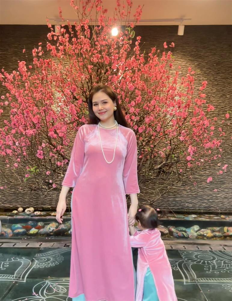 Phanh Lee hé lộ bức ảnh hiếm hoi về chồng Chủ tịch giàu có-1