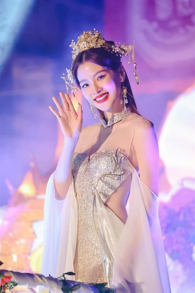 Mỹ nhân Thái Baifern Pimchanok gây sốt với hình ảnh nữ thần dịp đầu năm-1