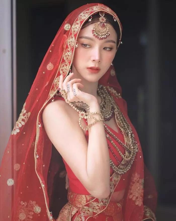 Mỹ nhân Thái Baifern Pimchanok gây sốt với hình ảnh nữ thần dịp đầu năm-10