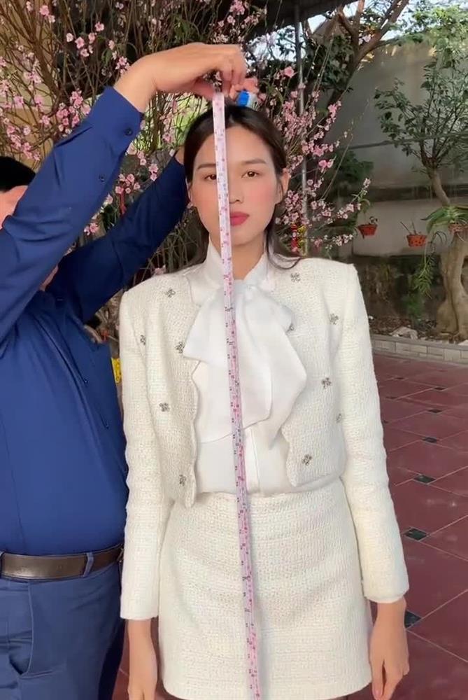 Đỗ Thị Hà công khai đo chiều cao, dân mạng thi nhau góp ý-2