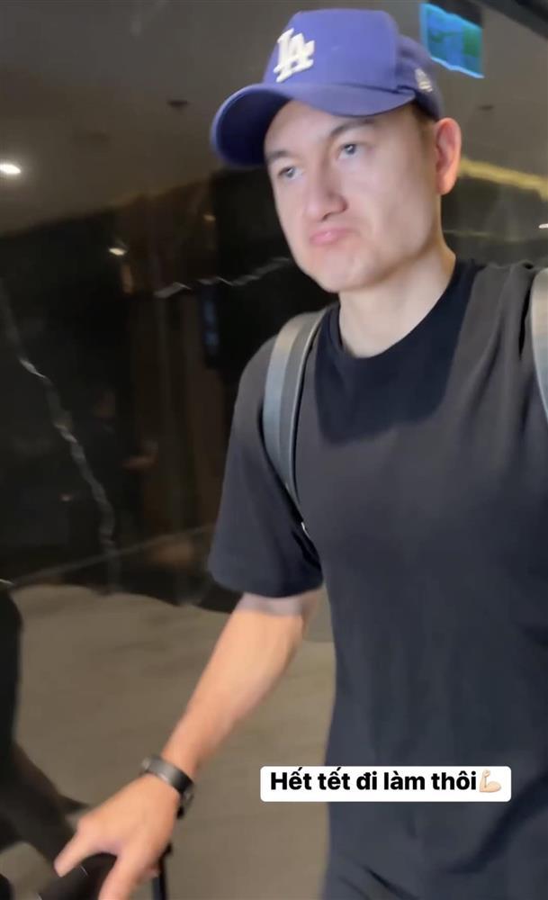 Đặng Văn Lâm xả clip hiếm sau Tết, gương mặt gây sốt khắp MXH-1