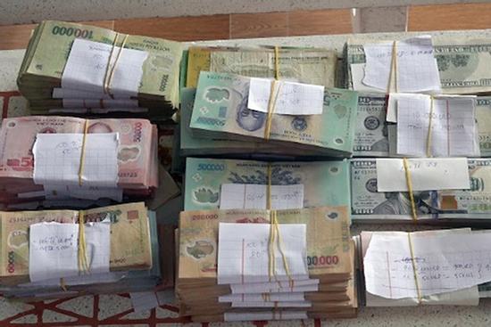 Mùng 2 Tết, người đàn ông bị trộm 40 nghìn USD và 600 triệu đồng