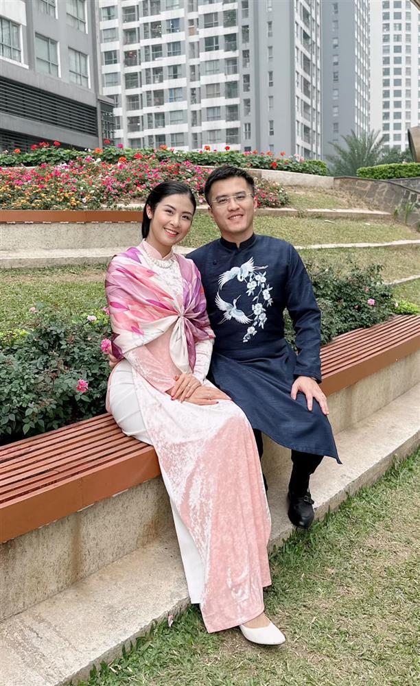 Gắn bó hơn thập kỷ nhưng giờ Ngọc Hân mới add friend chồng-1