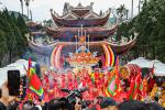 Lễ hội chùa Hương: Du khách vạ vật, chơi bài trên thuyền-8