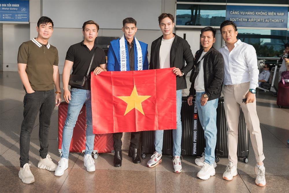 Phùng Phước Thịnh mang 90kg hành lý thi Mister Tourism World-6