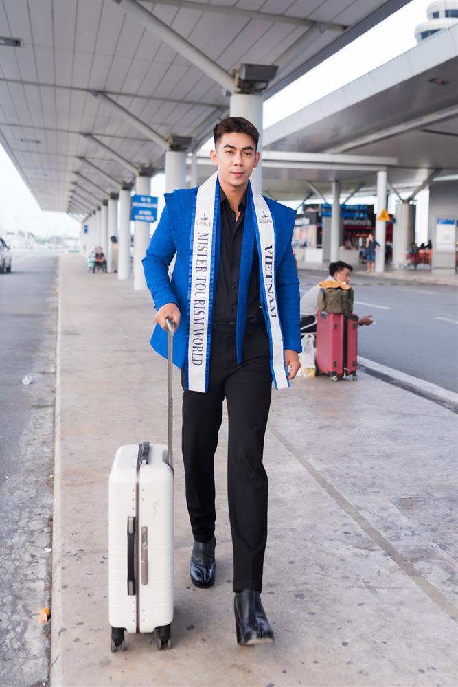 Phùng Phước Thịnh mang 90kg hành lý thi Mister Tourism World-8