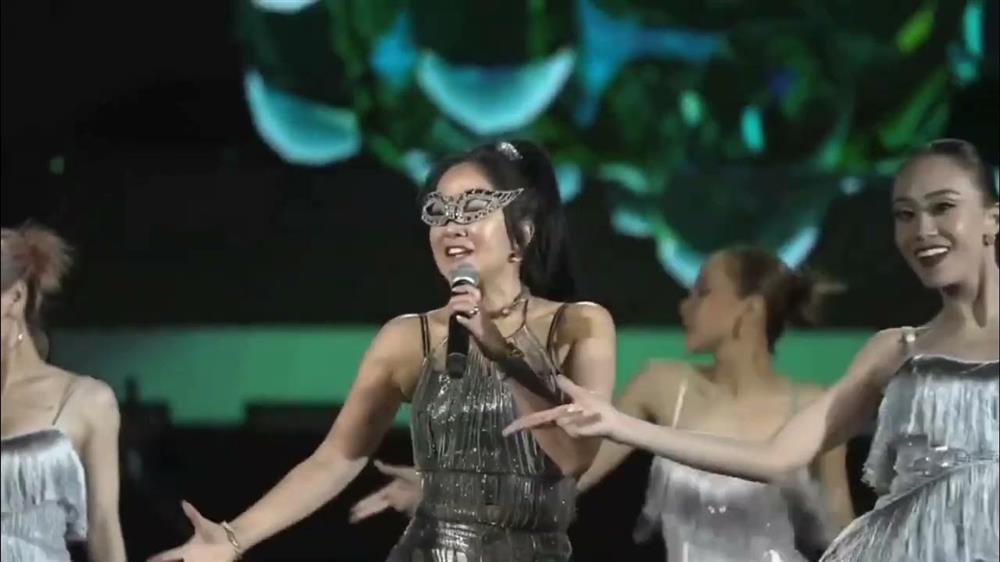 Tranh cãi Hồng Nhung, Thanh Thảo cover lại bài hát của ca sĩ trẻ-2