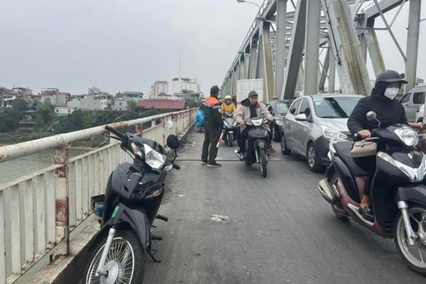 Cô gái nhảy cầu rồi bơi về nhà ngủ mặc công an tìm suốt một ngày-2