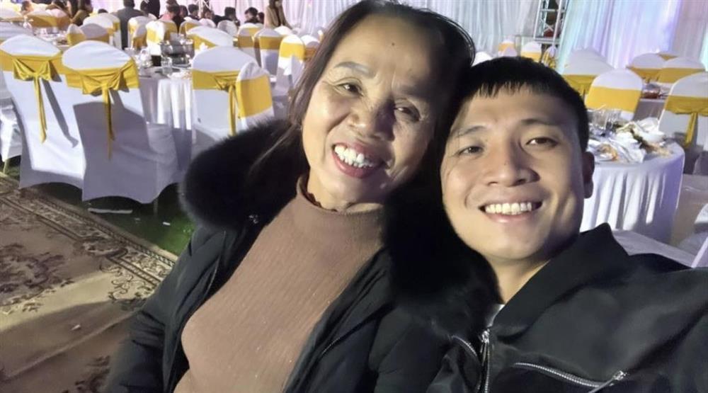 Bùi Tiến Dũng khoe ảnh hiếm về mẹ ruột ở quê nhà Hà Tĩnh-1