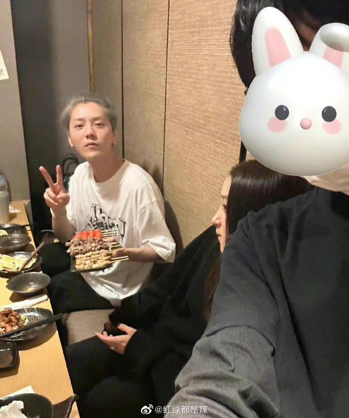 Lộc Hàm - Quan Hiểu Đồng bị bắt gặp hẹn hò ở nước ngoài-3