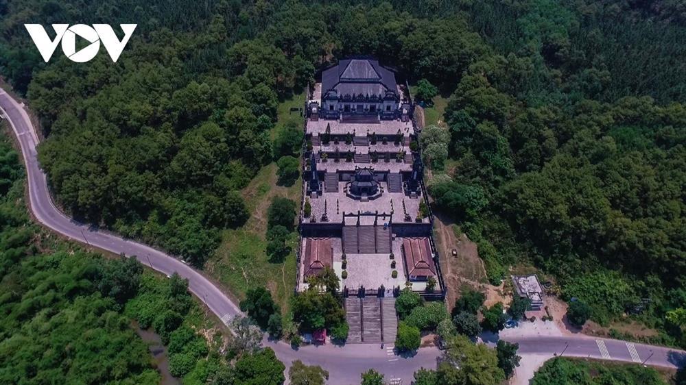 Đến Huế du xuân, ngắm lăng tẩm các vua triều Nguyễn-3