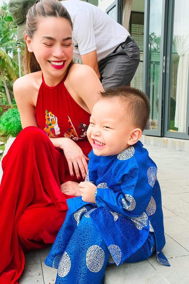 Showbiz Việt ngày 28/1: Lê Âu Ngân Anh du xuân với nhà chồng-6