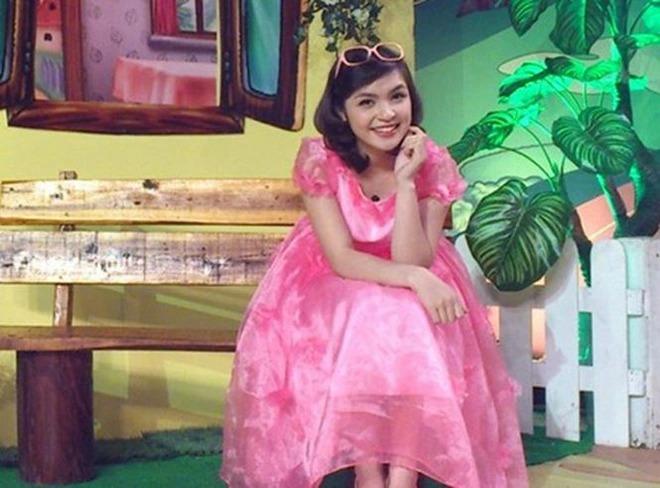 Hòa Minzy bên mẹ và 3 chị ruột, bất ngờ nhan sắc chị Kính Hồng-3