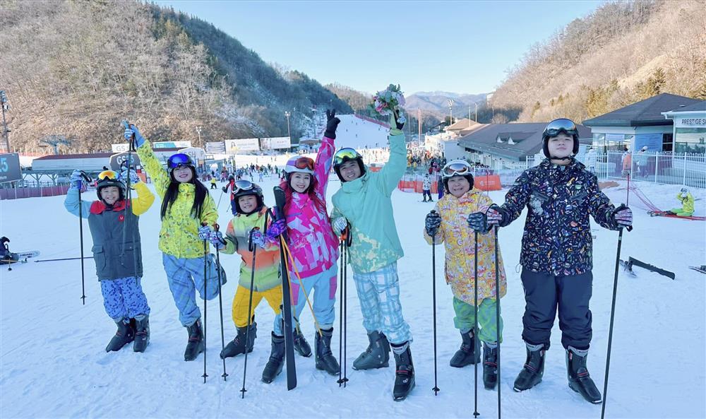 Ngưỡng mộ hôn nhân lần 2 của MC Hoàng Linh và chồng đạo diễn-2