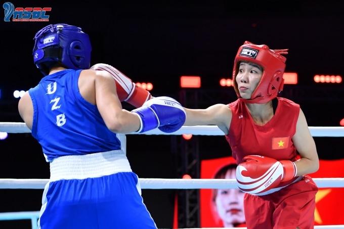 Nữ võ sĩ Việt để mắt gấu trúc lên nhận huy chương-5