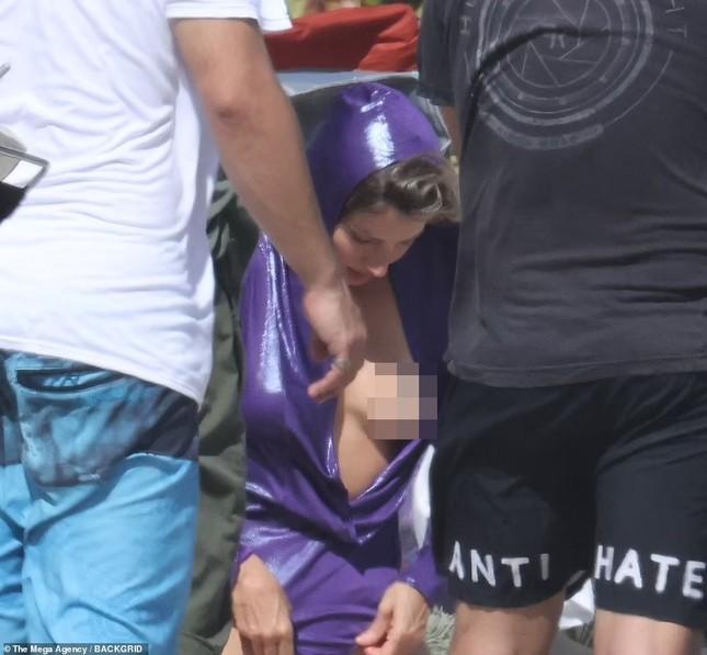 Hậu trường chụp ảnh áo tắm của siêu mẫu Gisele Bundchen gây tranh cãi-2