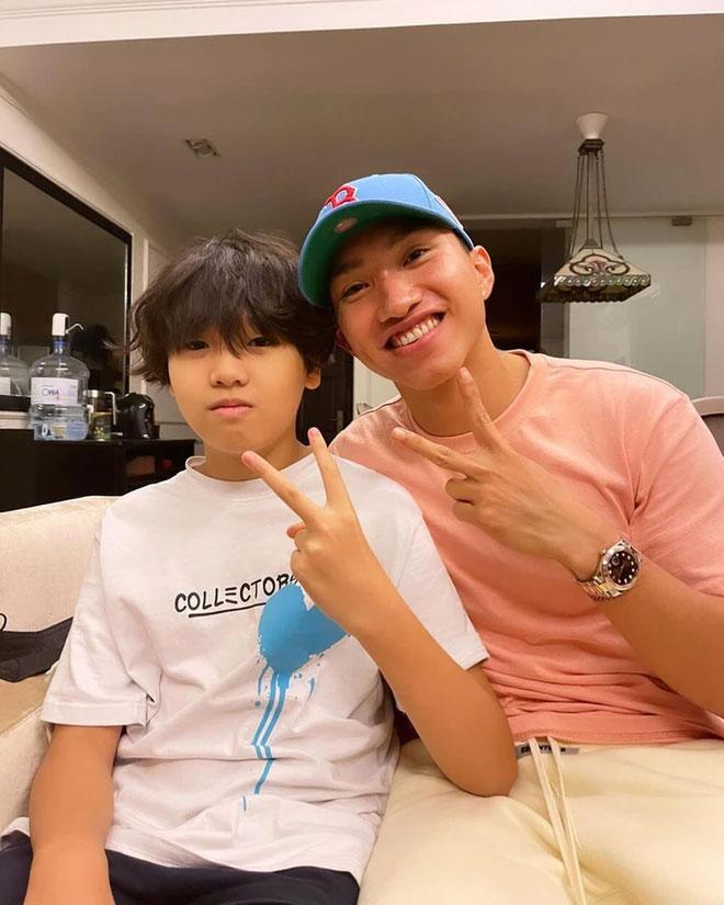 Bất ngờ quan hệ Đoàn Văn Hậu và bố vợ đại gia tương lai-5