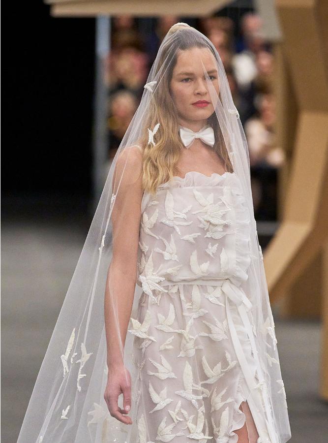 Chanel cũng đem muông thú lên sàn diễn, liệu có thắng Schiaparelli?-9