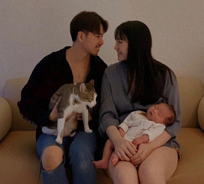 Ông bố nghỉ việc quản lý, ở nhà chăm con: Hiểu và thương vợ nhiều hơn-1