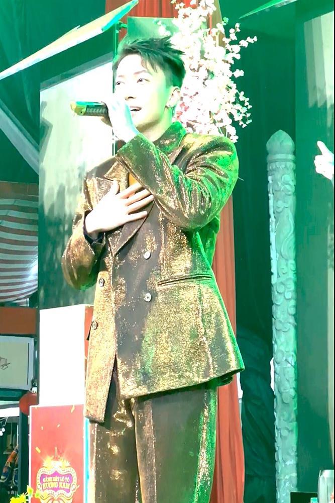 S.T Sơn Thạch toát mồ hôi khi thấy người nằm bất tỉnh đầu năm-2