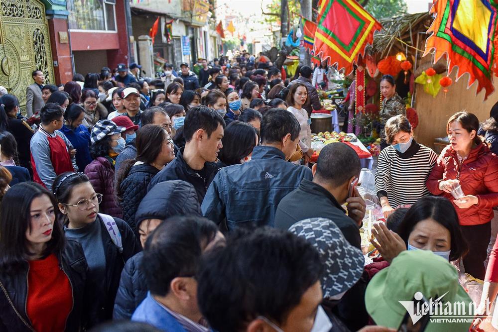 Du khách trầm trồ trước mâm xôi khổng lồ ở Hà Nội-1