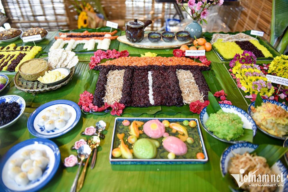 Du khách trầm trồ trước mâm xôi khổng lồ ở Hà Nội-4