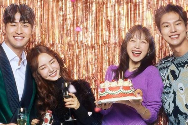 Nữ diễn viên bị ép mặc váy hở-3