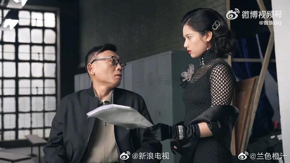 Vóc dáng Trương Tịnh Nghi gây tranh cãi, liệu có đáng?-1