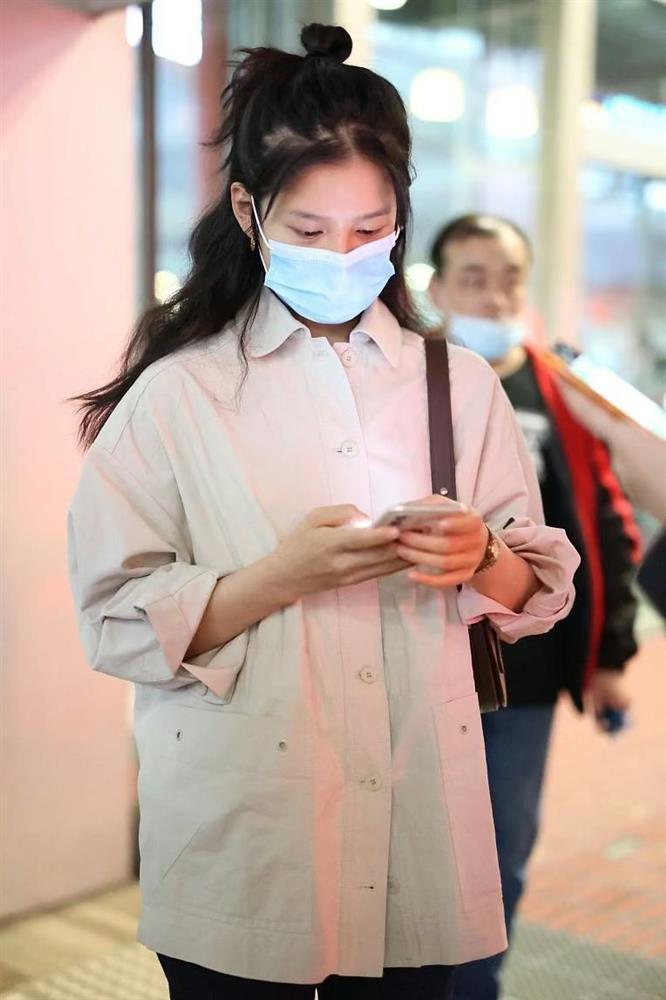 Vóc dáng Trương Tịnh Nghi gây tranh cãi, liệu có đáng?-4