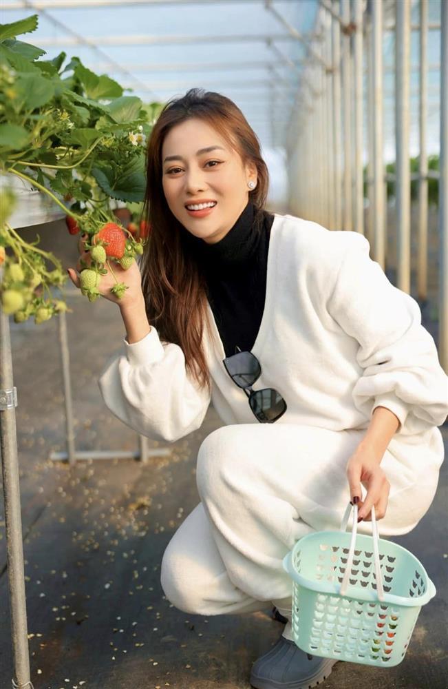 Sự thật loạt ảnh Phương Oanh lung linh ở nước ngoài-1