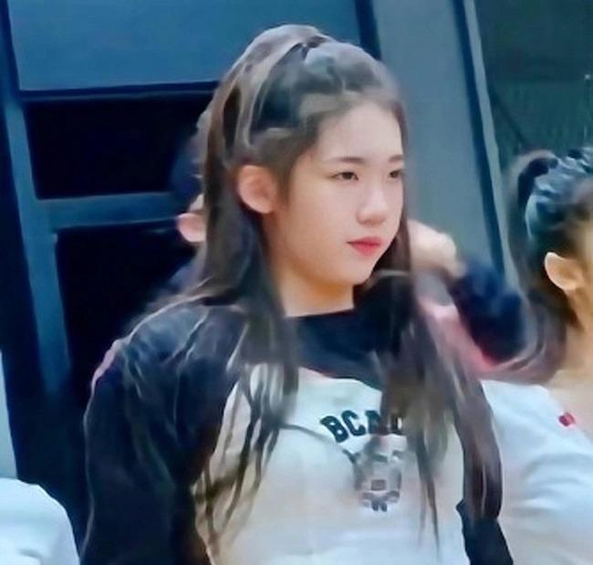 Em gái BLACKPINK hé lộ thành viên 14 tuổi: Mặt baby nhưng giọng hát nội lực-2