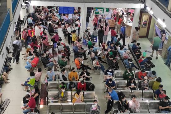 Nhiều người đi khám bệnh đường tình dục sau Tết