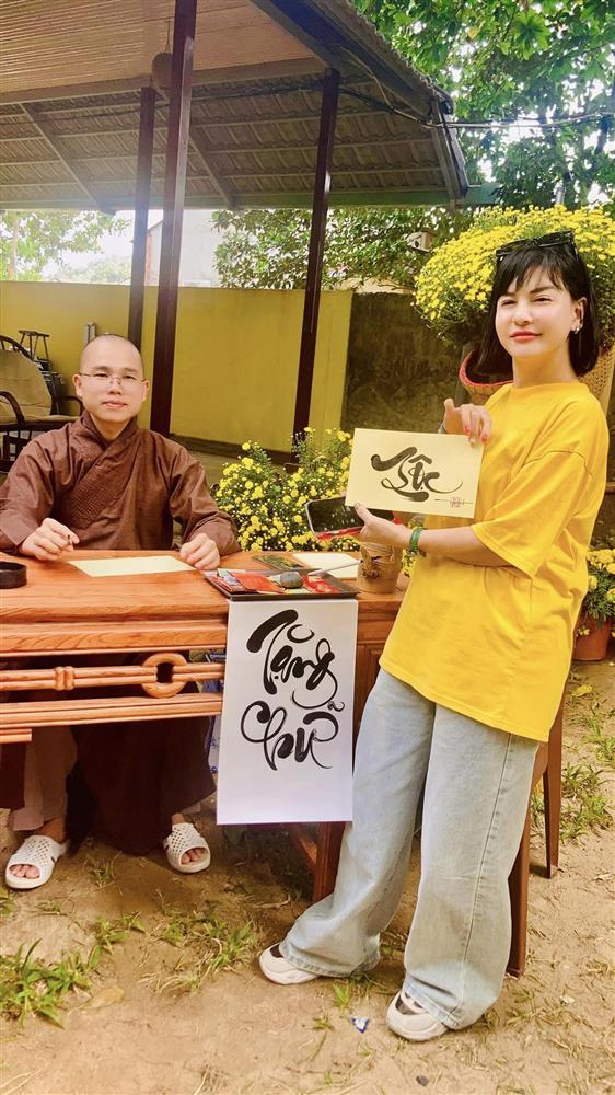 Hậu có tình mới, Cát Phượng thẳng thừng đáp trả khi kiểu tóc bị chê-1