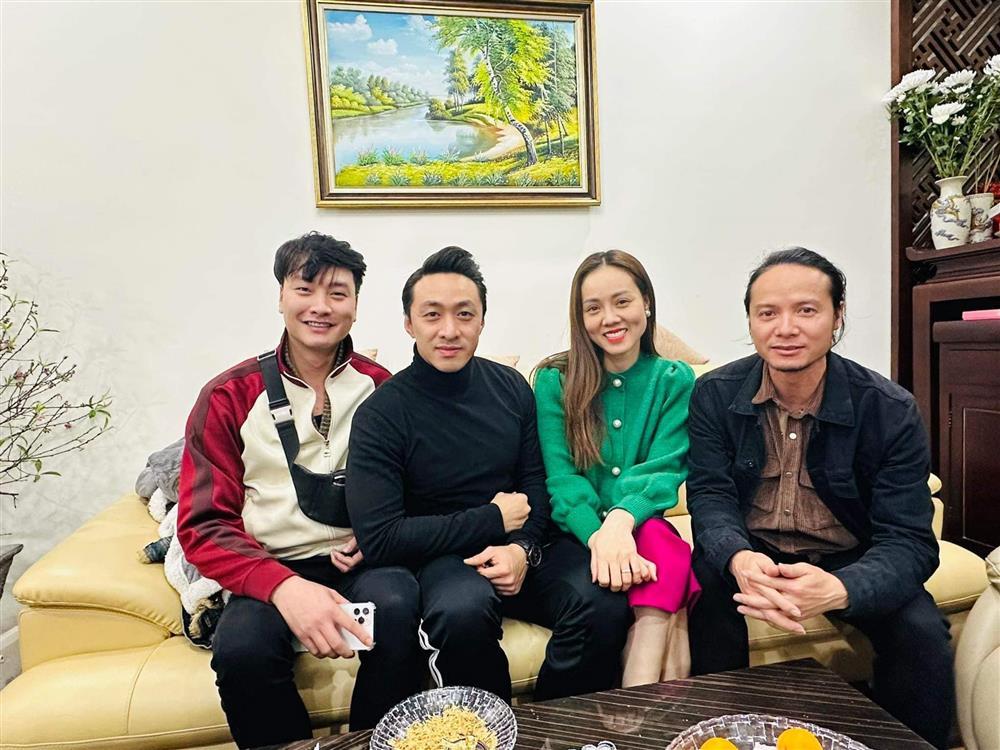 Showbiz Việt ngày 30/1: Hiếu Hiền hết lời khen vợ ngày sinh nhật-4