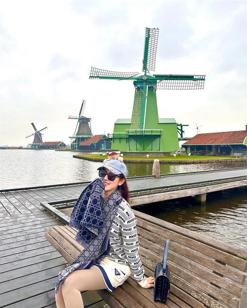 Showbiz Việt ngày 30/1: Hiếu Hiền hết lời khen vợ ngày sinh nhật-10