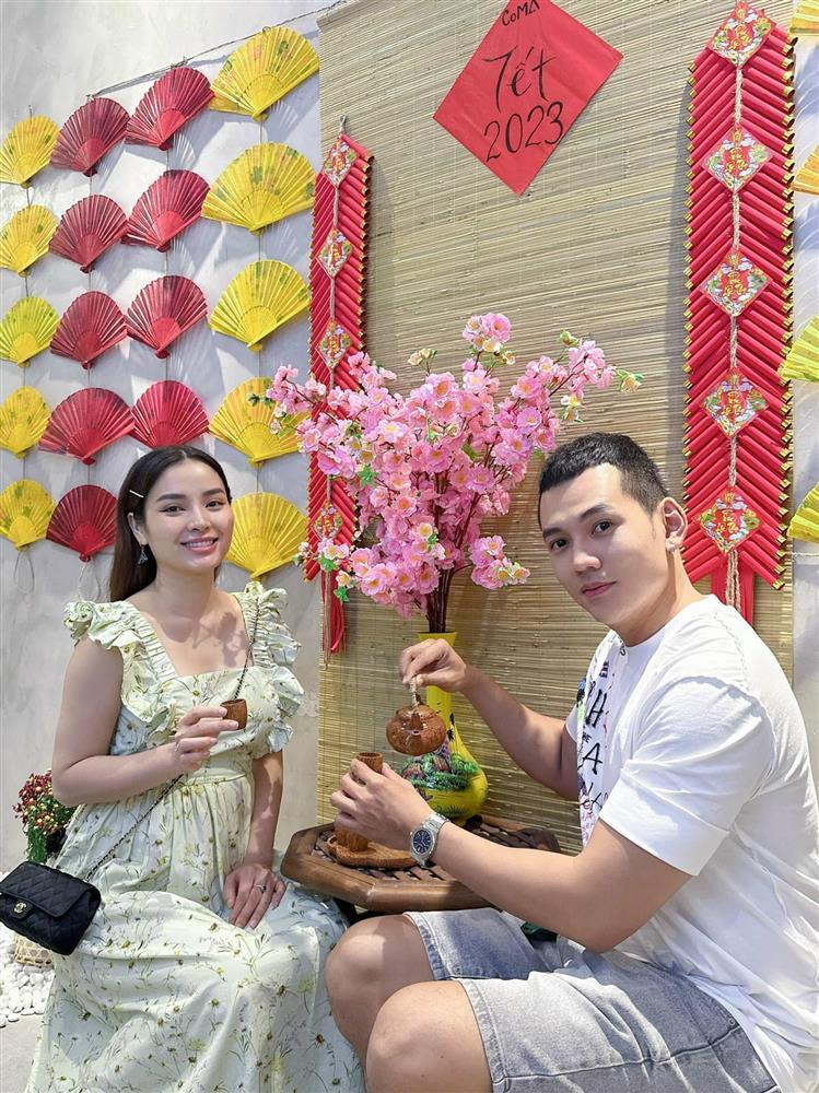 Showbiz Việt ngày 30/1: Hiếu Hiền hết lời khen vợ ngày sinh nhật-11