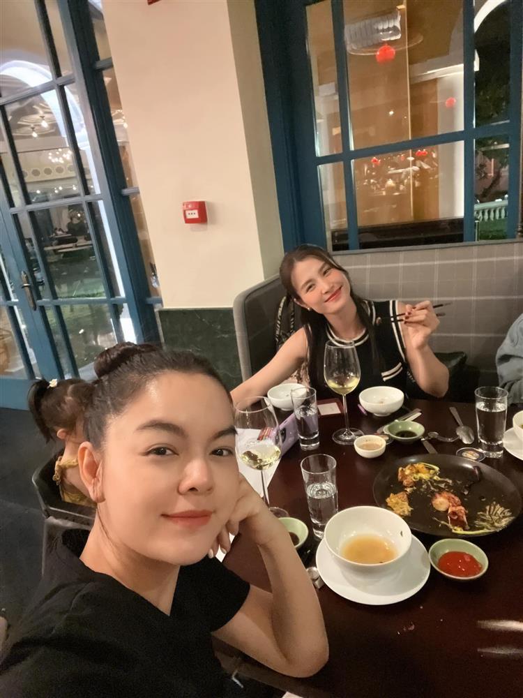 Showbiz Việt ngày 30/1: Hiếu Hiền hết lời khen vợ ngày sinh nhật-14