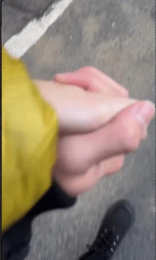 Trương Bá Chi mua sắm cùng trai lạ, nghi tình mới-3