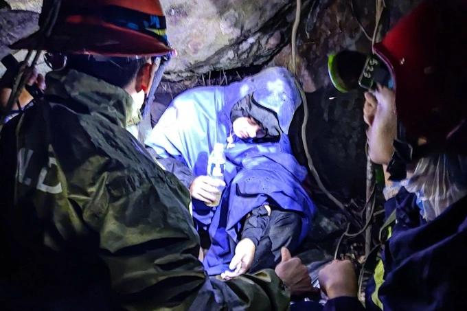 Hành trình giải cứu phượt thủ 6 ngày đêm nằm dưới vực sâu-3