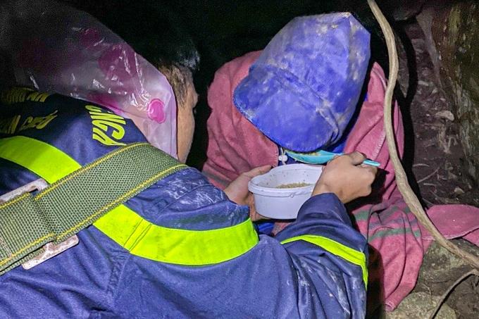 Hành trình giải cứu phượt thủ 6 ngày đêm nằm dưới vực sâu-4