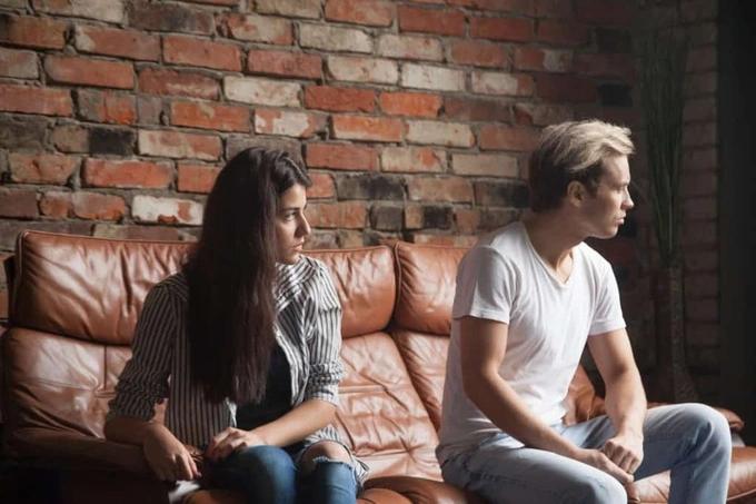 12 dấu hiệu tố cáo chồng bạn có thể đang ngoại tình-1