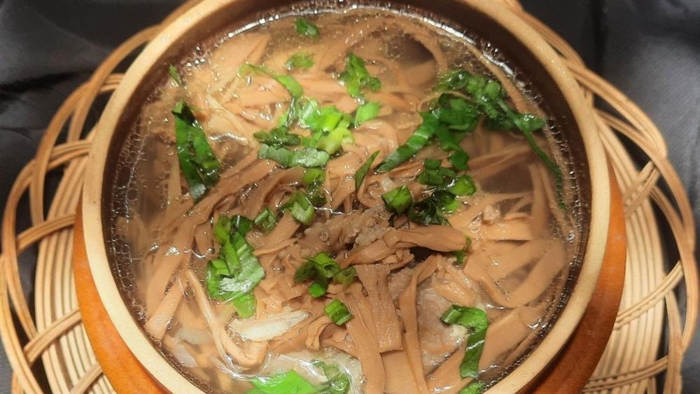 Ăn canh măng, người đàn ông vào viện gấp vì tắc ruột-1