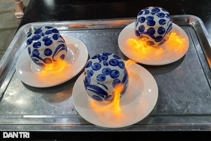 Món đèn pha đại dương quanh lửa hồng nhìn thì ghê, ăn lại mê-3