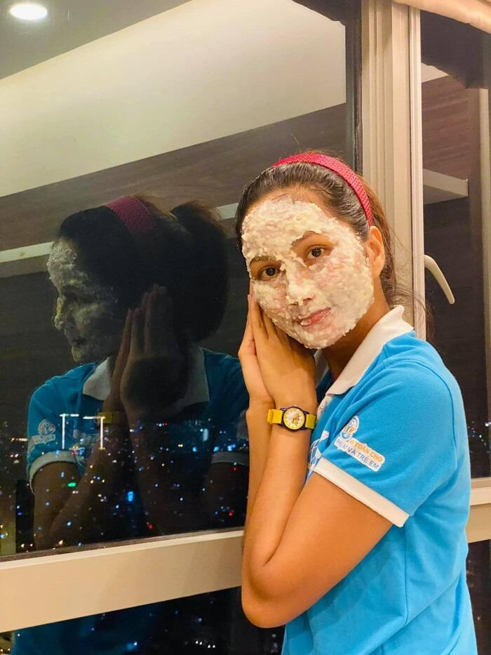 Cười xỉu gương mặt Thùy Tiên, Thúy Ngân, Hà Hồ khi đắp mặt nạ-11